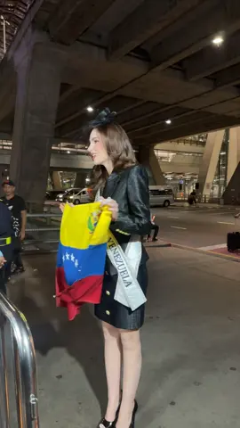 welcome to thailand 🇹🇭🇻🇪         เราได้เจอกันแล้วนะ ❤️     #stephany miss venezuela                                          #missuniversevenezuela 