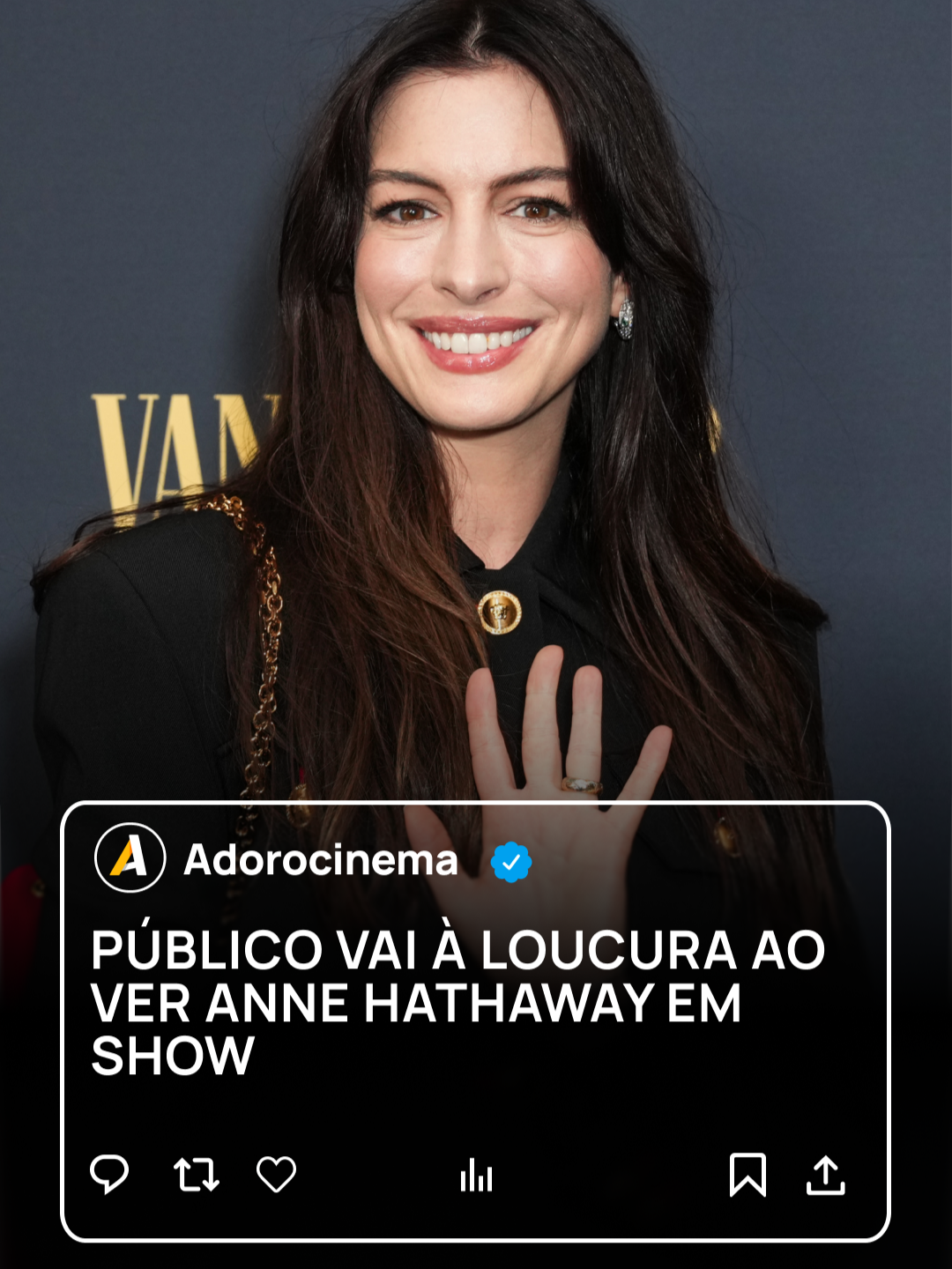 😍 PRINCESA DE GENOVIA! #AnneHathaway foi vista no show da cantora Sabrina Carpenter e levou o público à loucura! Qual seria sua reação ao ver a atriz? #AdoroCinema #SabrinaCarpenter #tiktokmefezassistir