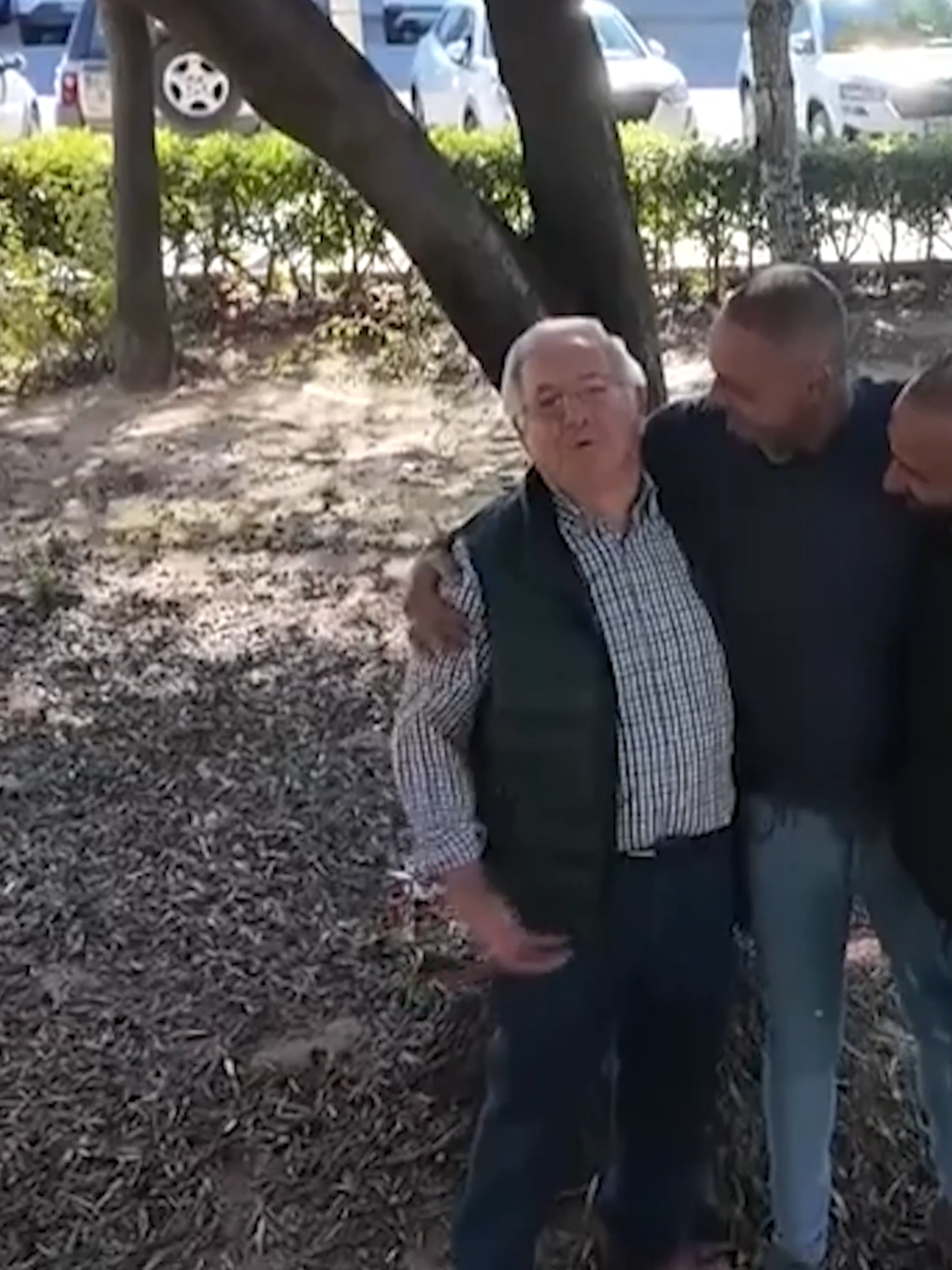 Patricio y Baquir vuelven a encontrarse un año después de la DANA: 