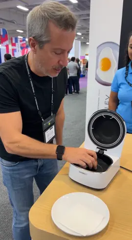 Máquina de huevos fritos.   