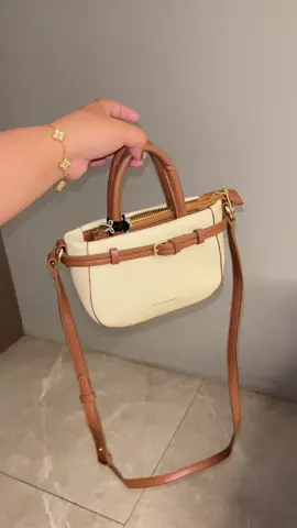 🍂 #tascantik #tasselempang #handbag 