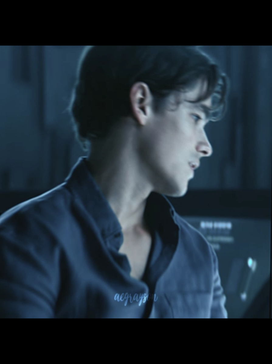 talk dirty#richardgrayson #brentonthwaites #nightwing #robin #titans 