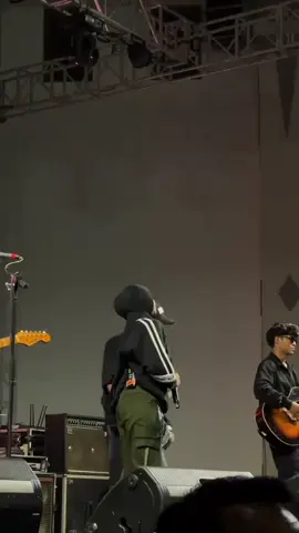 Nggo 🎧 sam. @vadestaofficial  #fyppppppppppppppppppppppp #sadvibes🥀 #saktenane2 #vadesta #lirikjawa✨ 