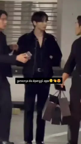 selalu humble n nge-bow😍😘🥰#🐰 #jungkook #jeonjungkook #jungkookie #jungkookbts #jk #jekey🐰 #goldenmaknae #BTS #btsarmy #💜💜💜 #army #bighit_official_bts #🐨🐹🐱🐿🐥🐯🐰 