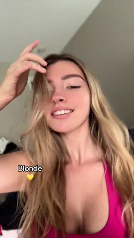 Which one do you prefer? 😜 #viral #xybca #blonde #brunette #xybca 