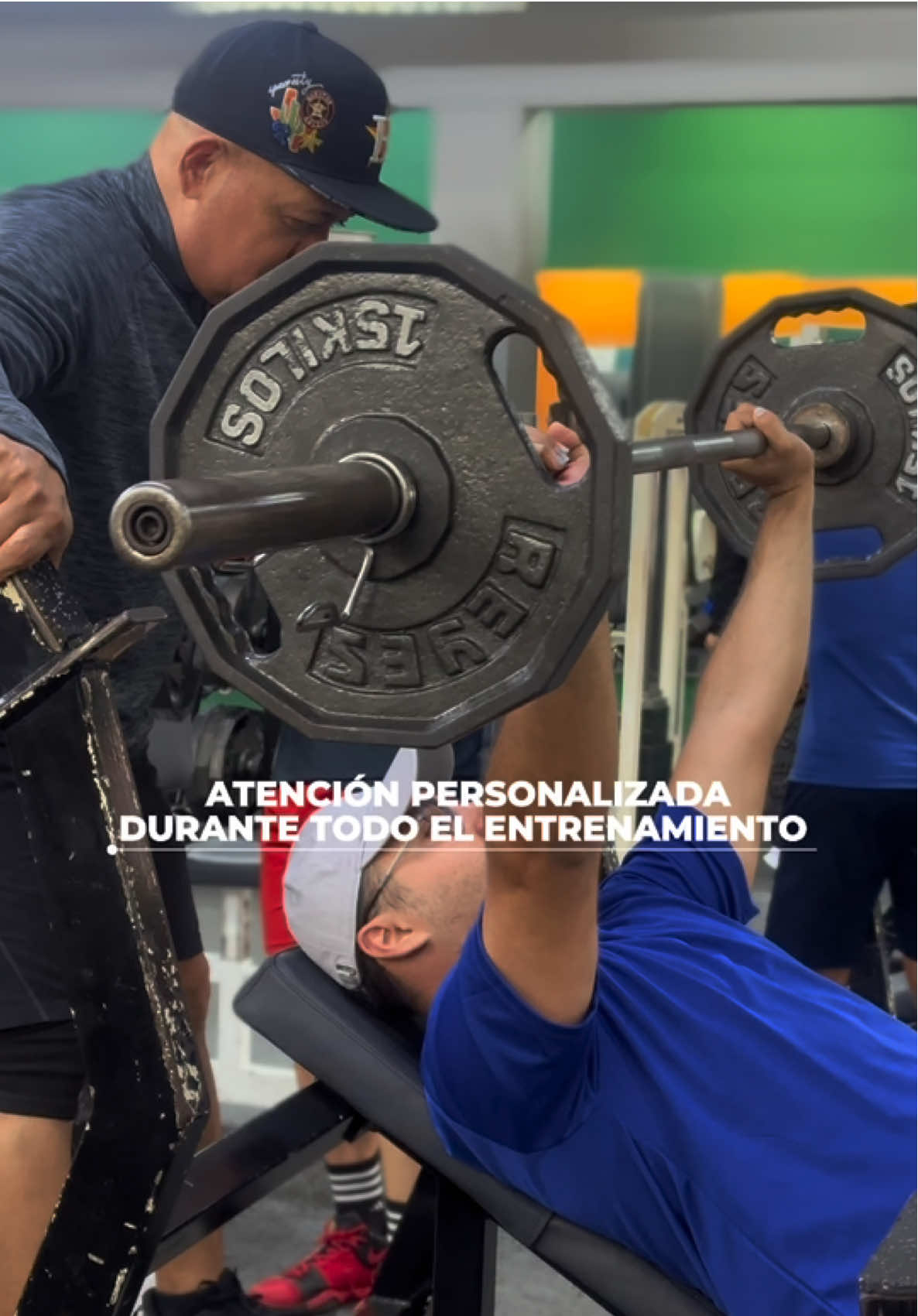 Atencion personalizada durante todo el entrenamiento. 🫡💙 Ser guiado durante el entrenamiento tiene una gran importancia ya que te ayuda a cumplir tus objetivos de manera más óptima y evita lesiones. 👊 ¡Contactame y entrenamos juntos!💙 #josesalasmastertrainer #entrenamiento #Fitness #entrenador #fyp 
