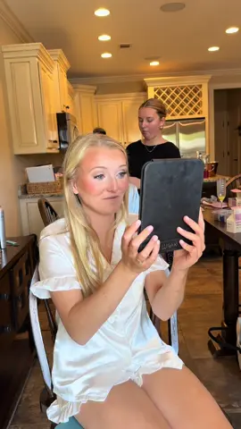 Natural bridal makeup 💜  @Morphe Cosmetics @NARS Cosmetics @Patrick Ta Beauty @Charlotte Tilbury @Anastasia Beverly Hills @ONE SIZE BEAUTY  #hmu #bride #wedding 