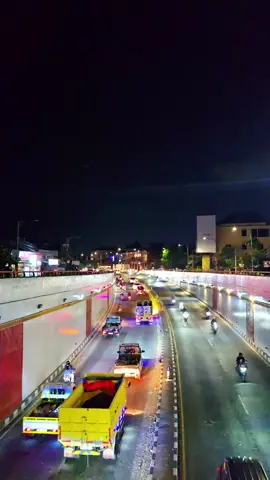 video mentahan suasana malam ini  yang butuh buat postingan, ambil aja sumeton 😁 📍Underpass tuban #video #videomentahan #mentahanvideo #bali 