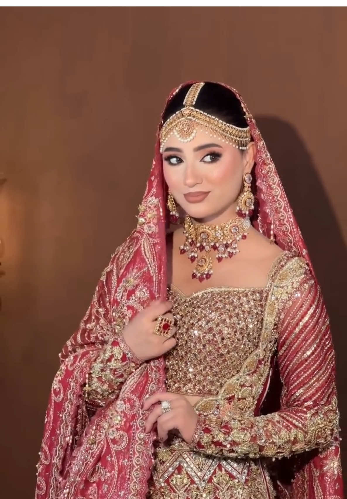 #repost from @makeupbywajeh on IG❤️ FOLLOW @emaanfrq . . . . #wedding #europeanwedding #pakistaniculture #shaadi   