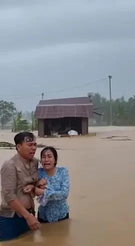 Cập nhật tình hình mưa lũ •	#MưaLũMiềnNam 	•	#LũLụtHàTĩnh 	•	#NgậpLụtHuế 	•	#MưaLũQuảngBình 