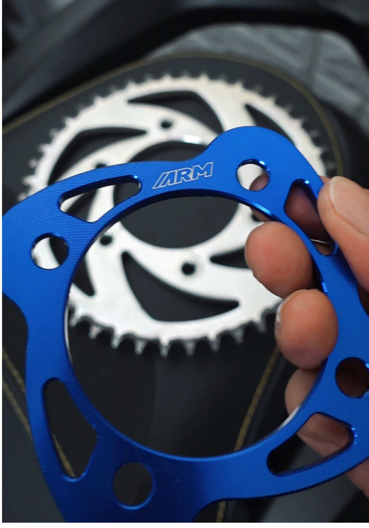 ARM Sprocket Guide Plate 4 Holes #surfymotorcyclephilippines #sniper135 #sniper150 #sniper155 #arumi 