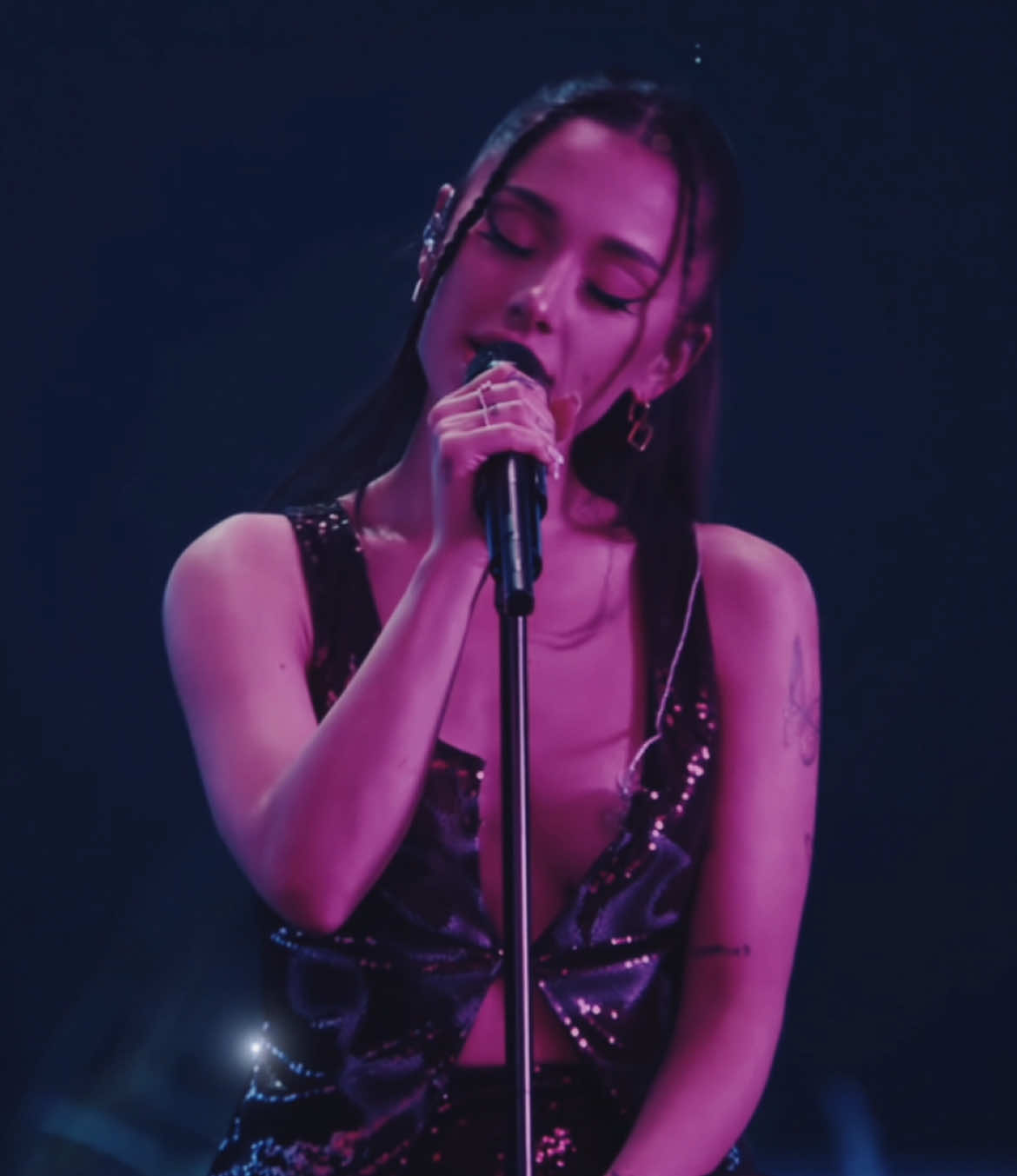 day three of editing every vevo performance for positions anniversary #arianagrande #edits #edit #myhair #live  