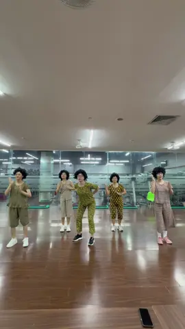 Hình Ảnh Chị Em Tôi 30 Năm Nữa 🤭🤭🤭#CapCut #xuhuongtiktok #dance #xh #tiktokawardsvn2025 