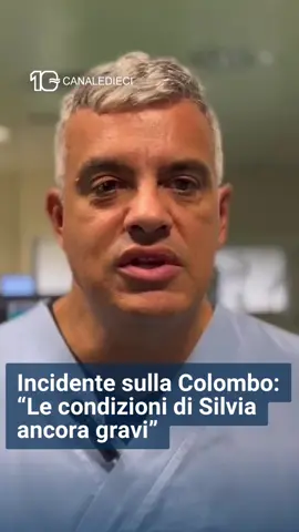 Restano gravi ma stabili le condizioni di #SilviaPiancazzo, la giovane che era alla guida della Mini Cooper insieme a #BeatriceBellucci, detta Bibbi, la ventenne dell’Infernetto morta nel terribile incidente di sabato sera su via #CristoforoColombo, a #Roma. Silvia è ricoverata nel reparto di terapia intensiva della Uoc Shock e Trauma dell’ospedale San Camillo, dove è stata portata nella notte del 25 ottobre subito dopo l’impatto. “Le condizioni della ragazza sono ancora gravi — spiega il dottor Emiliano Cingolani, direttore F.F. della Uoc Shock e Trauma — siamo alla terza giornata post operatoria. È stata sottoposta a un intervento multidisciplinare ortopedico e chirurgico per la riduzione di numerose fratture e l’asportazione della milza. Nella gravità, le condizioni sono stabili e il decorso è il migliore possibile. La prognosi resta riservata“. Tutti i dettagli su CanaleDieci.it #Canale10