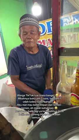 Mbahnya full senyum hari ini 😭🤍 WARGA TIKTOK NGGAK ADA OBAT!! 🔥🔥 Dagangan Mbah langsung laris manis 🙏🏻 Kalian emang mantap, gokil abis! 💪🍳 #tiktokdoyourmagic #fypシ #fypageシ #nasigoreng #bekasitimur 