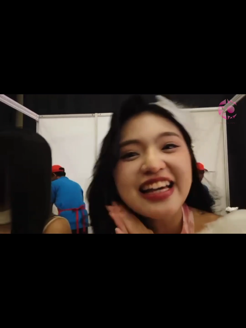 MinCyn mau beli es teh kok ada Cici @Cynthia Yaputera sih??? jadi salting deh 😍🥰🤭 penasaran dengan Part 2 nya?  #Cynthiajkt48 #CynthiaYaputera #jkt48 #jkt48akb48reunion #Cynthiaction 