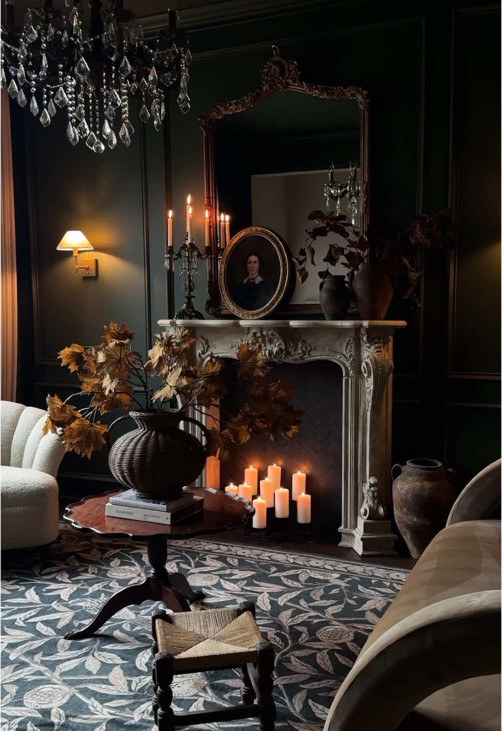 ✨ENGLAND ANTIQUE HAUL✨ the moment we’ve all been waiting for! This summer I went with @hohantiques for the trip of a lifetime- an antiquing trip all over England! We antiqued at the largest antique fair in all of Europe (and other amazing places) stayed in the most beautiful hotels, ate at some of the best restaurants and explored so much beauty that England has to offer. So many of you have asked me in stories how in the world I was able to ship all these things back to the states- and the only answer is- I went with HOH! It would have been a logistical nightmare to do all this without them! They always give the option to add a shipping container on to all of their trips and they handle all the logistics. They do these trips several times a year, so if this is something up your alley- you absolutely HAVE to go!! I got so many amazing pieces that are going to take my home and our cottage to the next level- decorating with antiques is my favorite, they’re so much more interesting than something brand new that anyone can buy. They make your home so much more unique and special. #antique #homedecor #interiordesign 