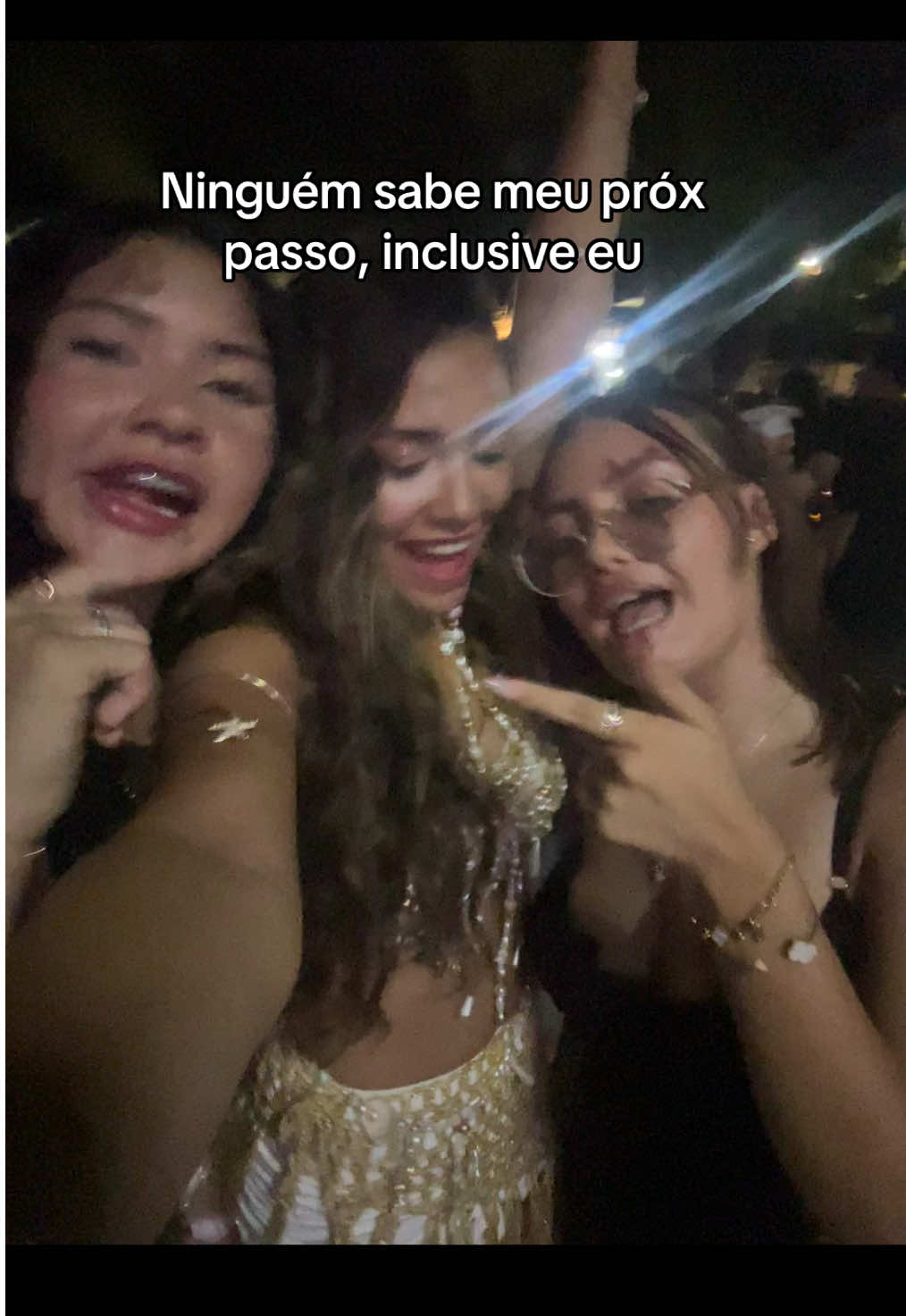 POV: vc é a amiga que fecha tudo 