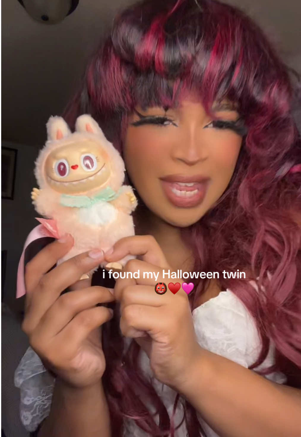 don’t think mokoko and I are twins??  @POP MART US #labubu #labubuthemonsters #halloweentwins #twin #kawaiibambiii 