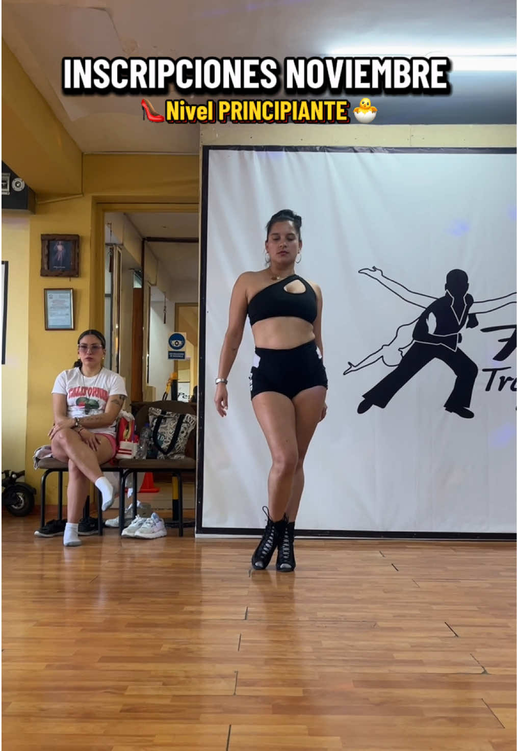 Separa tu cupo para NOVIEMBRE y aprende a bailar en tacones desde cero. 👠🤩 #fyp #heelsdance #baile #dance #lima 