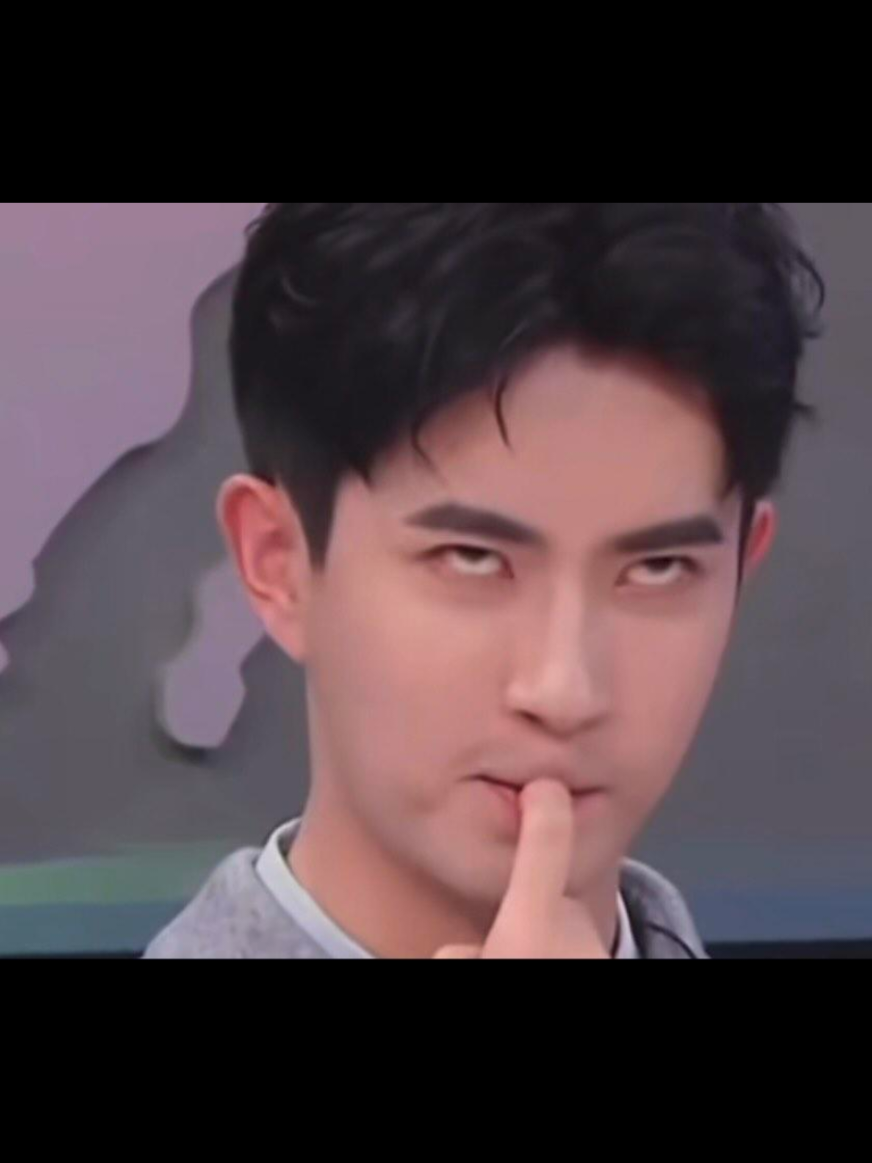 Trời ơi đáng iu dữ vậy 😂 cái mặt tròn tròn 2 cái má núng nính nhìn như em bé luôn 😂 #vumonglung #yumenglong #justiceforyumenglong #于朦胧 #于朦朧 