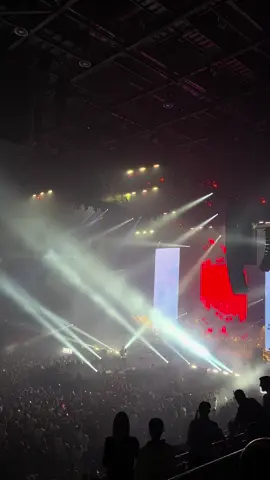 один из любимых моментов с концерта  #saluki #markul #FriendlyThug