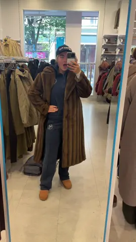 run don’t walk to PRIMARK!! Fur coat szn is upon us  🔥 🔥  I tried on an XL first then ended up sizing down to a S they’re definitely oversized fits 👌  #styling  #furcoat #primark #OOTD #primarkfinds 