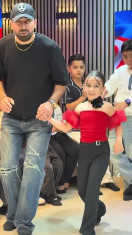 BİRAZ POZİTİV ENERJİ KİM İSDEYİR?   #keşfet#fyp#dance #kidstiktok #keşfetedüş 