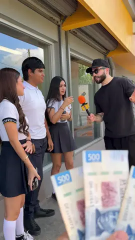 ¿Qué TANTO SABEN?😅💵 Ellos SE SIENTAN lo MAS LEJOS del MAESTRO😳