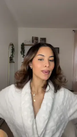 Get ready with me✨ @Smashbox Cosmetics primer @Maybelline NY Foundation @NYX Professional Makeup Concealer and Lip liner @Morphe Cosmetics Bronzer  @makeupforever lipstick #grwm #andreina #makeup #beauty #republicadominicana 