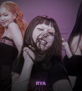 my poster girl(friend😛) | ugh i’m in love with her new look pls jennifer | #yunjin #lesserafim #lesserafimedit #edit #kpop poster boy spaghetti studio choom 