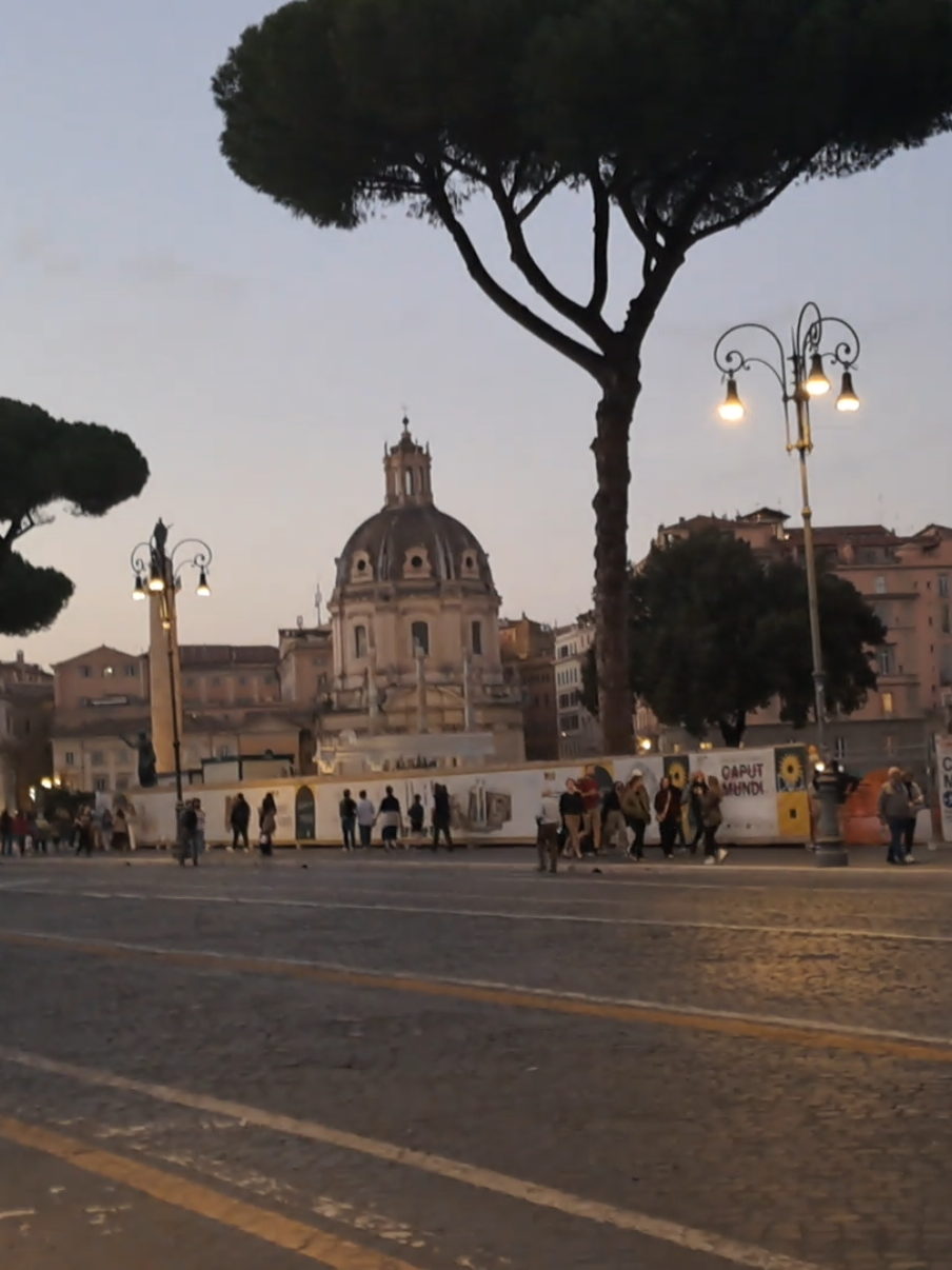 my city!!! #rome #roma #colosseo #italy #perte  tralasciamo marta che si mette in mezzo