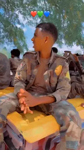 Allah ha unaxariisto dhamaantood geeri waa xaq waana loowada joogaa😭😭🙏