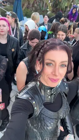 Day 2 of @fabledfantasyevents Romantasy BookCon this was the official kick off of the con and started with a Rebecca Yarros Cosplay contest where I wore a @HerWig Closet violet wig and dagger earrings by @Norma corset by Velky everything else Amazon #fantasyevent #romantasybookcon #fabledfantasyevents #fourthwing 