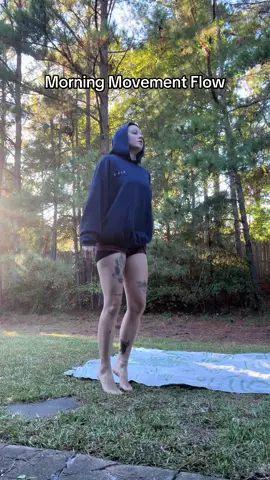 Learned this simple 7 min movement routine recently and it’s been so good for my mental and starts my day light and loose🌷 This helps to reset fascia, pump your lymph and turn metabolism back on! Enjoy :) #morningroutine #MentalHealth #lymphaticdrainage #fasicarelease #dance