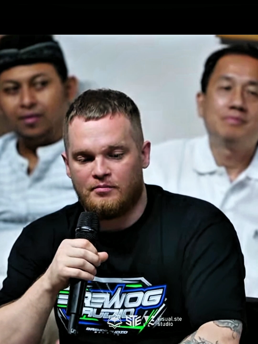 Mr. @mishka_rr  pecinta sound horeg dari Rusia hadir di markas pusat Sabilu Taubah #gusiqdam #sabilutaubah #soundhoreg #brewog_audio #blizzardaudio 