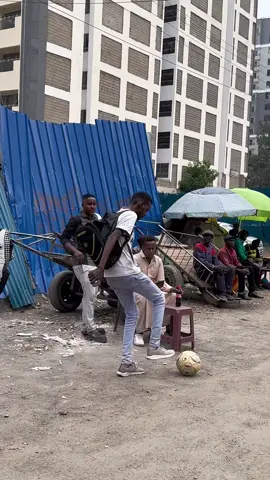 Skills on street people shock😱💀😂#viralsoundatassa #abdimalikcr7 #LevelUpAfrica #SportsOnTiktok #SportsOnTiktok 