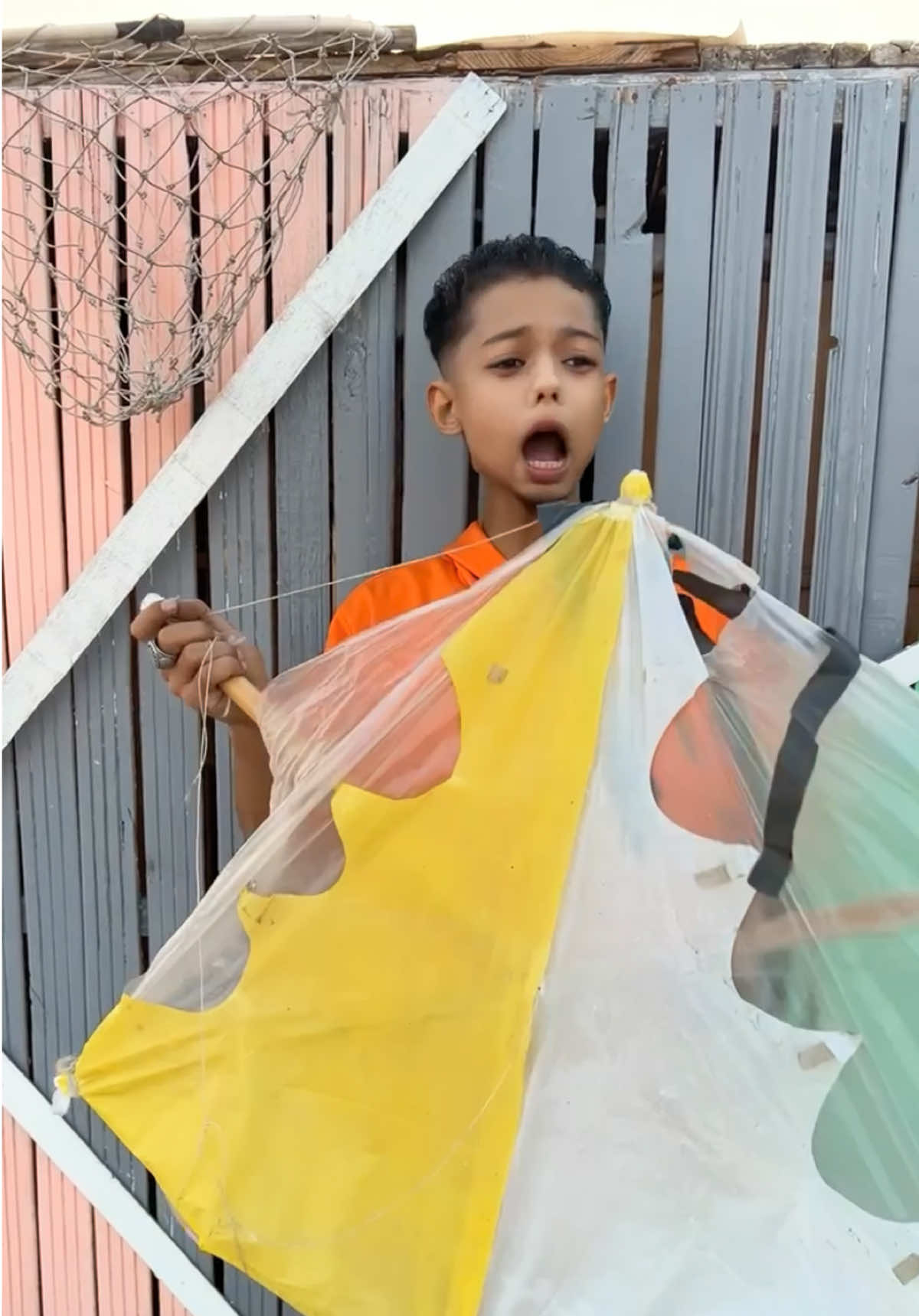 عمو كسر الطيارة عشان طلعت غيه الحمام 😂🕊️( شوفوا حصل ايه في الاخر ) #حودة_الفهد 