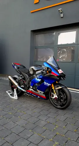 Kawasaki ZX-10R – Shiyan Edition 💙🔥 A pure track weapon — this build got a full suspension upgrade with premium Öhlins components and a complete geometry setup. Precision, power, and control — all dialed in for the perfect lap. ⚙️🏁 🛠 Suspension & setup by @tgpmotoracing 📸 Shot in front of our TGP workshop 🎨 Design by @zweineunneun299 🛒 Parts & components: @tgp.shop | tgp-shop.com #kawasaki #zx10r #shiyanedition #tgpmotoracing #zweineunneun299           