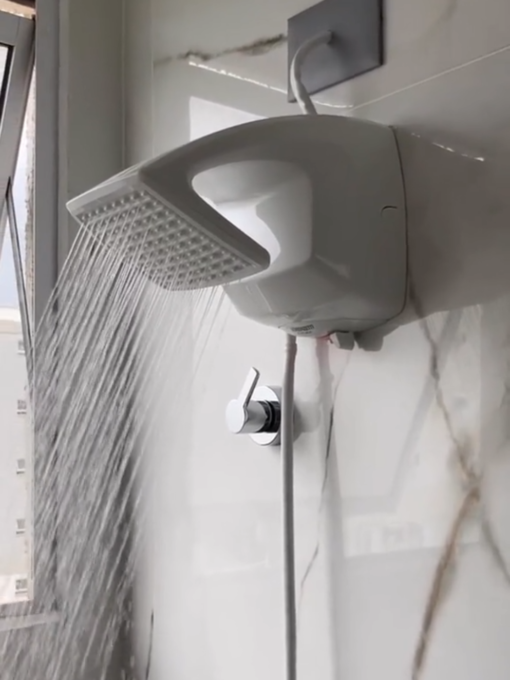 Chuveiro Eletrônico Ducha Futura Lorenzetti 💙 ID:BPM-ZWQ-RAH . . . #chuveiro #chuveiros #chuveiroeletrico #chuveiroslorenzetti #ducha 