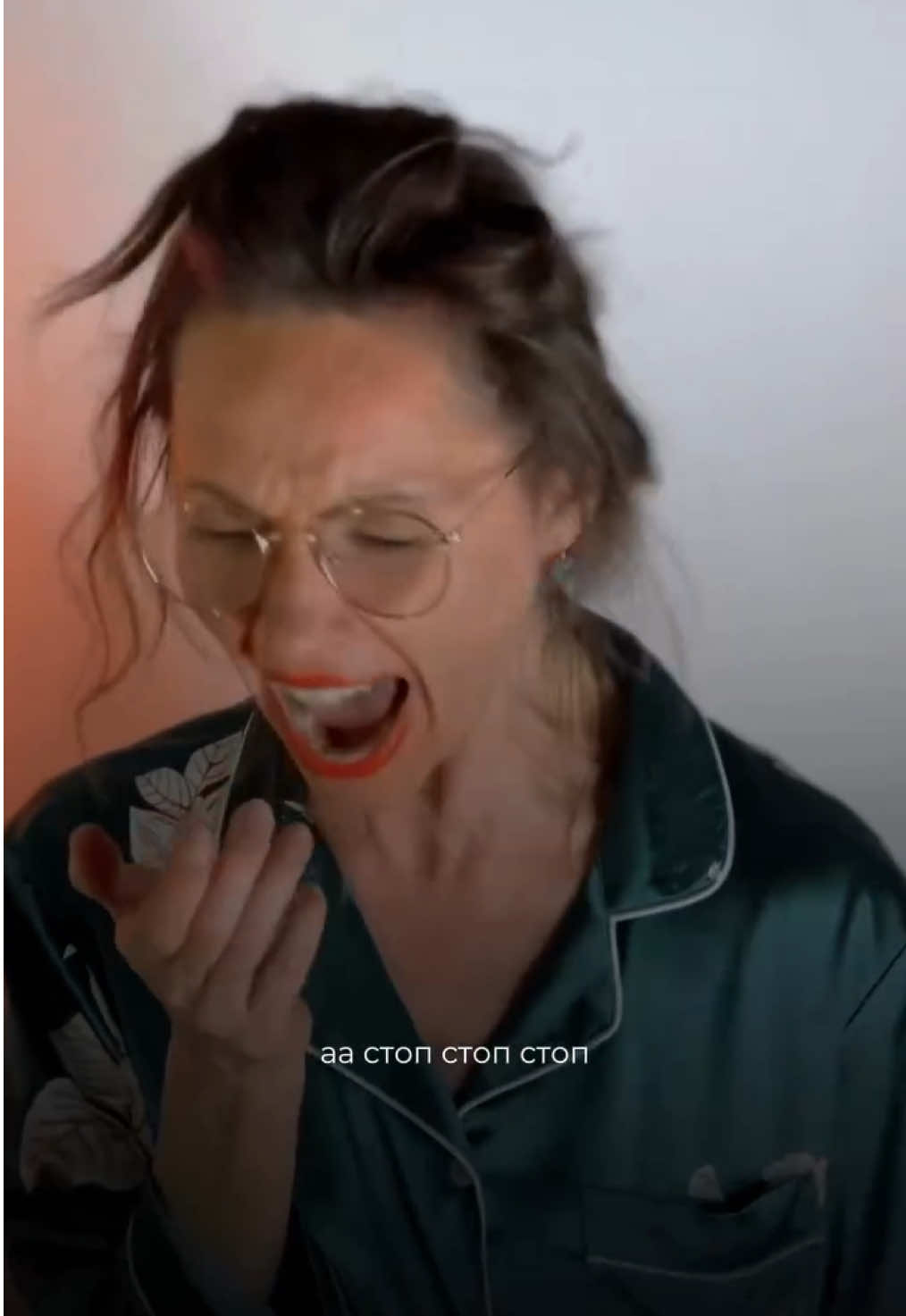 Кто помнит этот МЕМ?!?)) Сестра @Мари Чайкина на слабо взяла😅 Хватит, говорит, по фильмам))