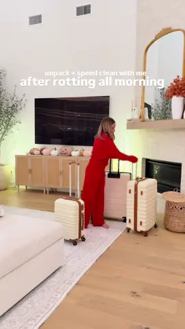 Anyone else dreading the seasonal depression weather ?! 😩 it all starts with the dang time change 😅  Everything in my Amz under “ chores I’ve been avoiding “ 🫶  #cleaningmotivation #packingtips #packinghacks #speedcleaning #packingforvacation 