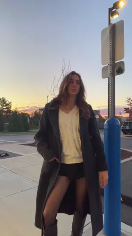 oh how I love fall fashion 🥹✨🍁 #fallfashion #nycstyle #fashionstudent #outfitinspo #cleangirllook 