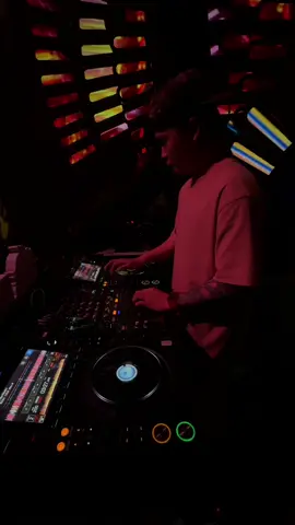 Khi DJ Empire thất tình đánh nhạc #EMPIRECLUB #fyp #nhactamtrang #barquan1 #giaitri #nightlife #viral #nhachaymoingay #xuhuong #thinhhanh #saigonvedem 