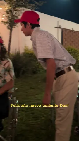 Me terminé convirtiendo en el teniente Dan.  Forrest Gump y el Teniente Dan. #Halloween #costumeideas #disfraz #foryoupage #forrestgump @davidpapiguapo 