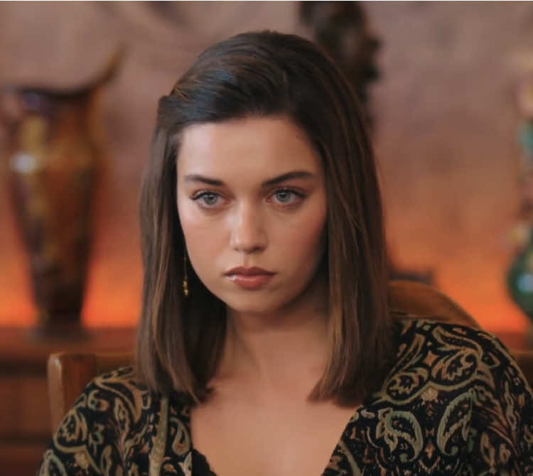 Seyran harcos kedvében van, Abidin pedig ismét balhét csap a villában… 🔹Az aranyifjú - 3. évad 28. rész (273. epizód) #azaranyifjú🇹🇷 #yalicapkini #ferit #seyran #seyfer 