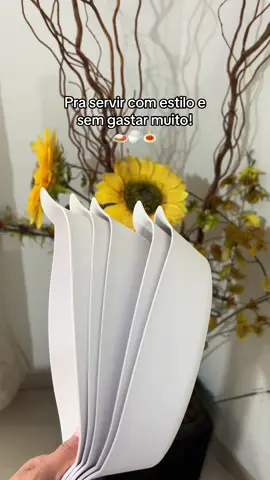 Olha esse kit de petisqueiras que eu achei, gente! São dez barquinhas super bonitas, dá pra servir frios, caldos, amendoim, churrasco… e o melhor: paguei menos de vinte reais! 😱 Eu achei perfeito pra quando vem visita ou pra deixar a mesa mais arrumadinha. E sério, o material é ótimo, parece aquelas de porcelana, mas é bem mais leve e fácil de limpar! #tiktokshop #petisqueira 