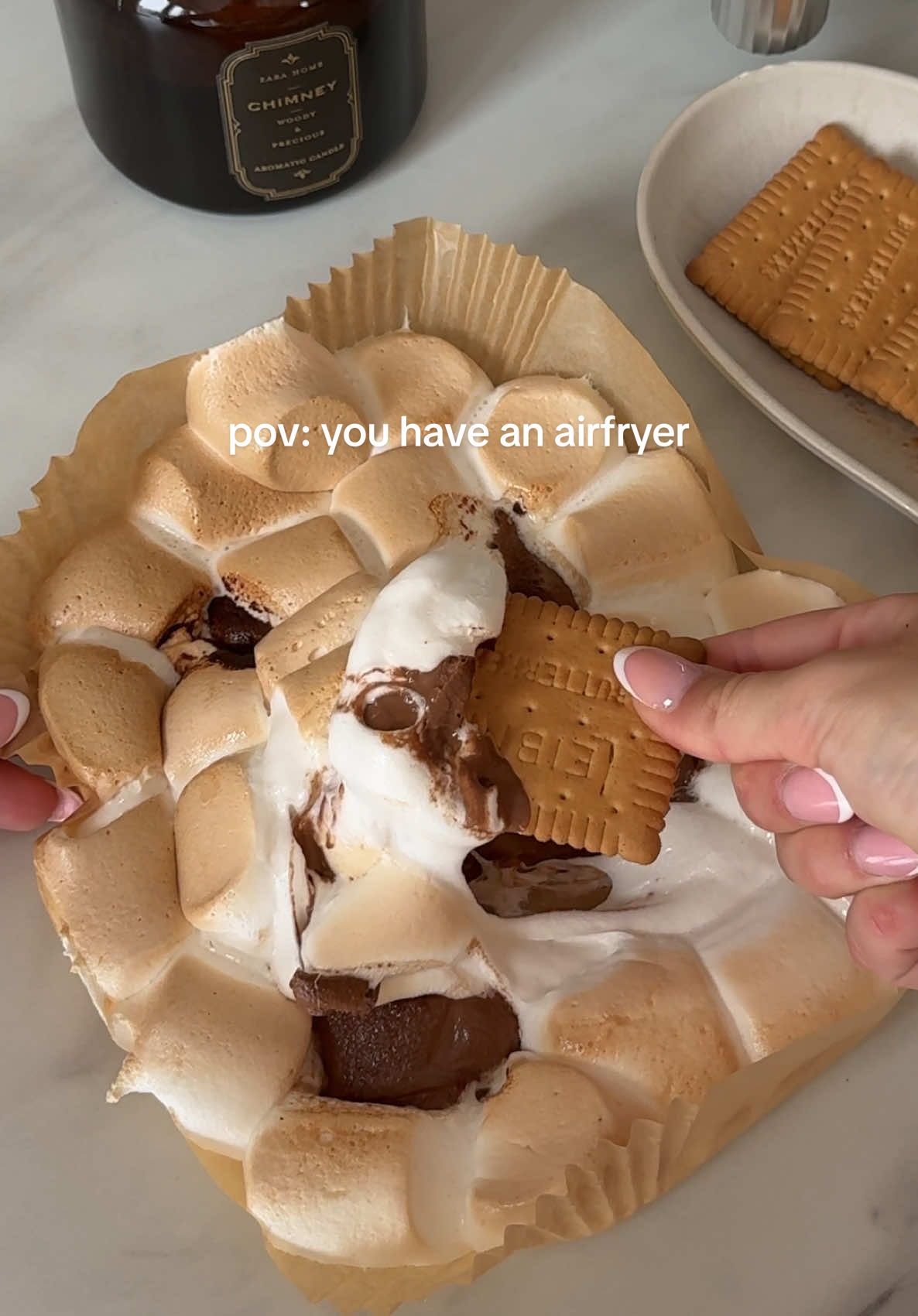 Der beste Grund um sich einen Airfryer zu kaufen 🍪🍂 Den Airfryer mit zwei Fächern übereinander (super platzsparend) findet ihr in meiner Amazon Storefront in der Bio abgespeichert 🫶🏼 *anzeige #airfryer #smores #amazonfinds #amazonmusthaves #fallrecipes 