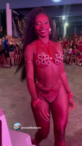 A modelo May Carvalho ficou em 3º lugar no concurso de beleza Musa dos Fã Clubes 2025