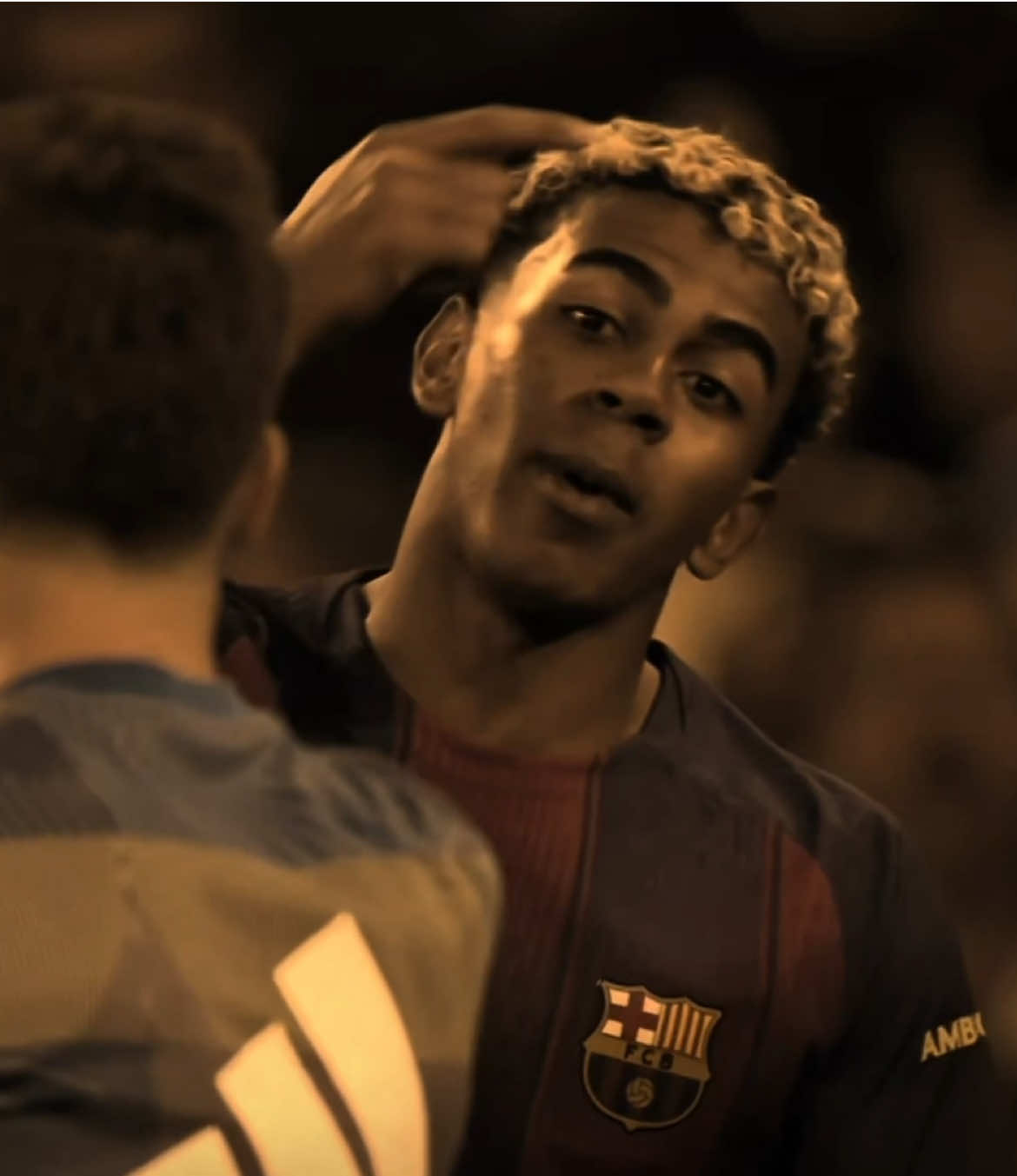 Yamal alugou um triplex na cabeça das princesas 😂🤷🏽‍♂️ #lamineyamal #fyp 